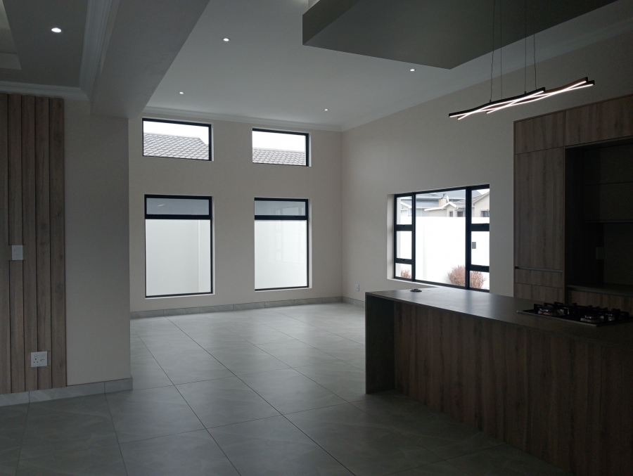 4 Bedroom Property for Sale in Fountains Estate Eastern Cape